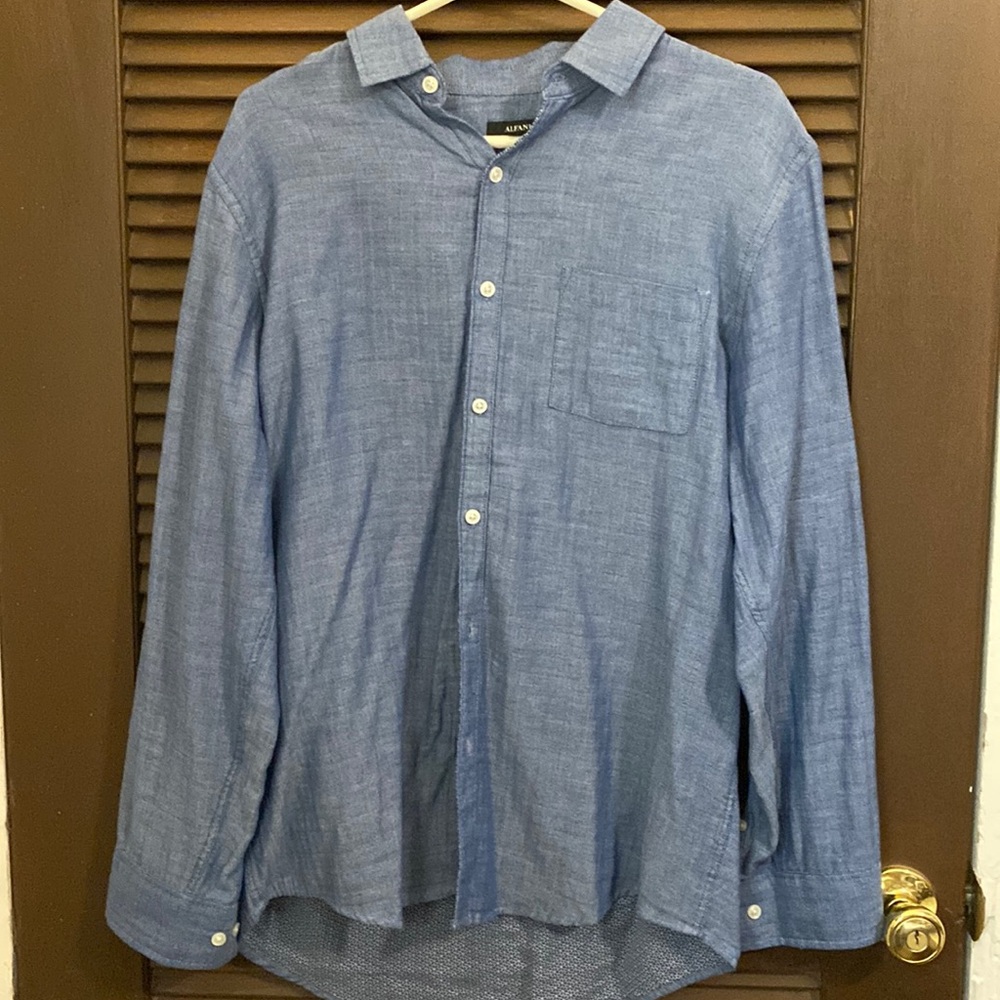 Alfani medium long sleeve button down shirt with inner design.